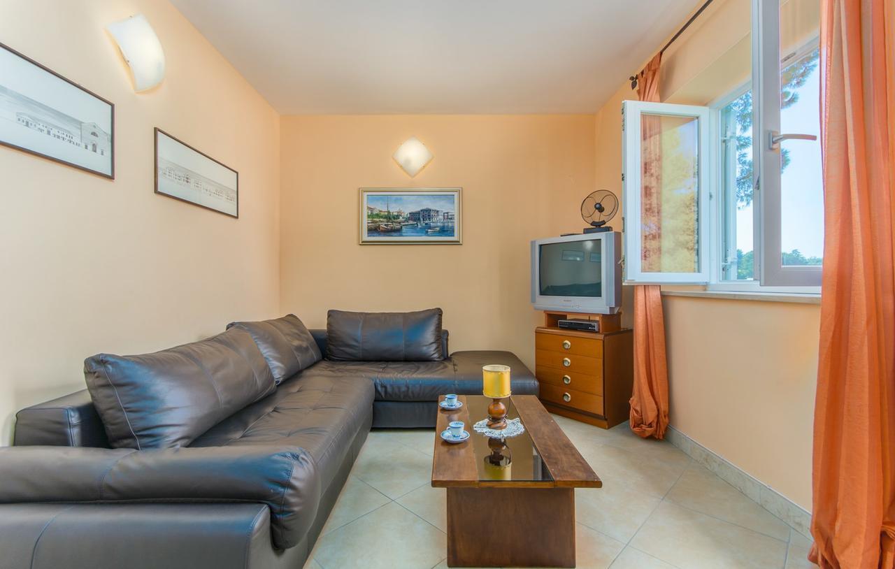 Apartment Riva Poreč Exterior foto
